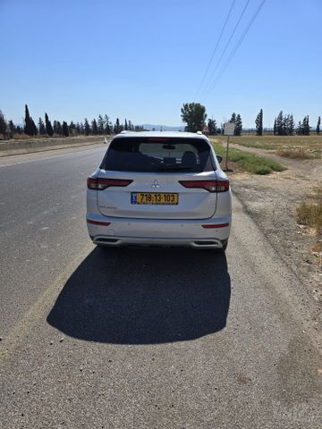 מיצובישי אאוטלנדר