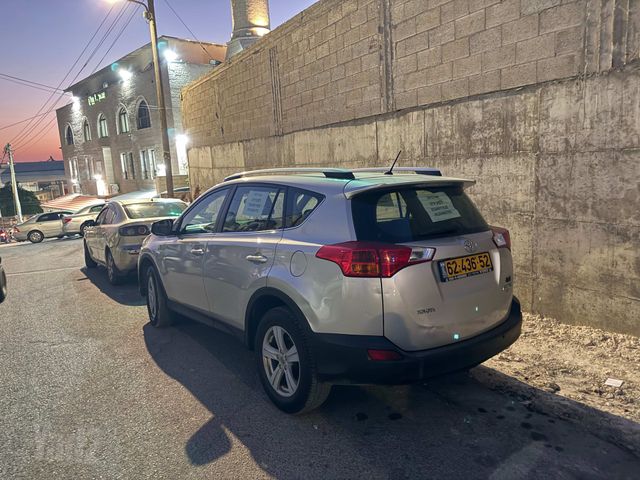 מודעת רכב טויוטה RAV4