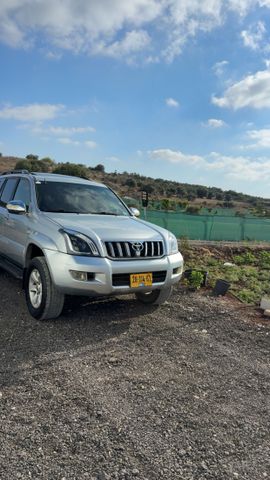 טויוטה לנד קרוזר