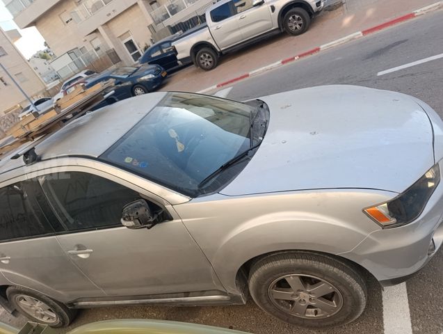 מיצובישי אאוטלנדר