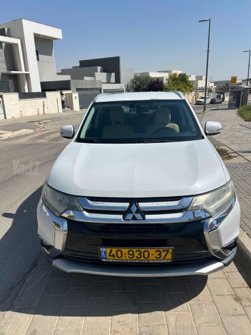 מיצובישי אאוטלנדר