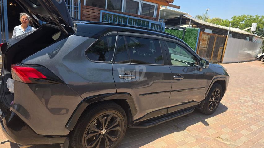 טויוטה RAV4