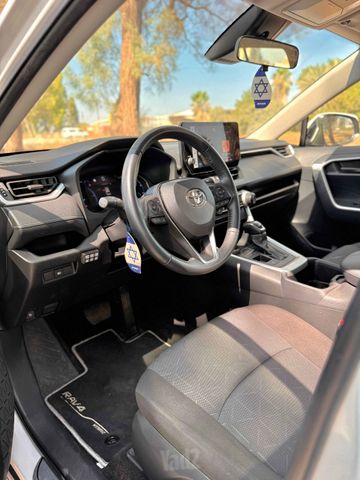 טויוטה RAV4
