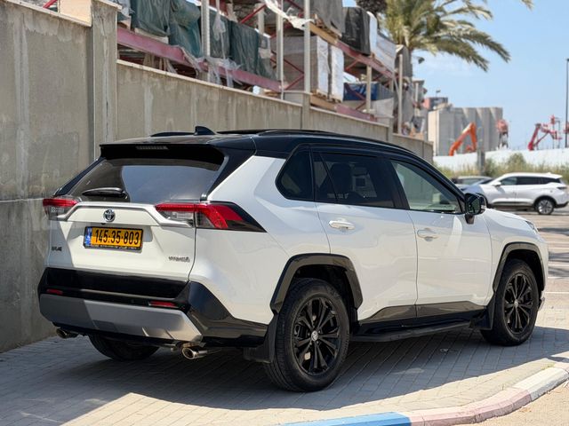 טויוטה RAV4