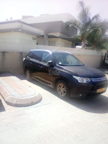 מיצובישי אאוטלנדר