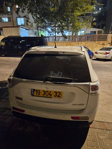 מיצובישי אאוטלנדר