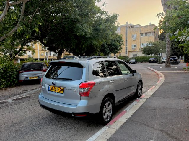 סובארו פורסטר