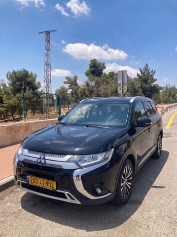 מיצובישי אאוטלנדר