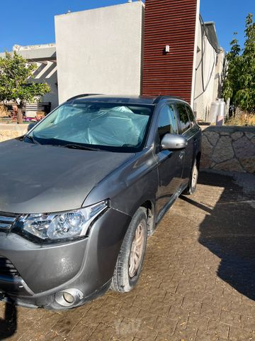 מיצובישי אאוטלנדר