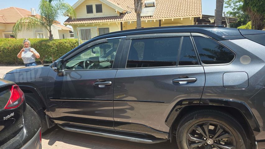 טויוטה RAV4