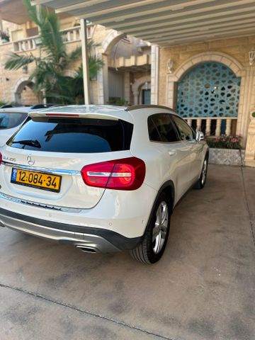 מרצדס-בנץ GLA