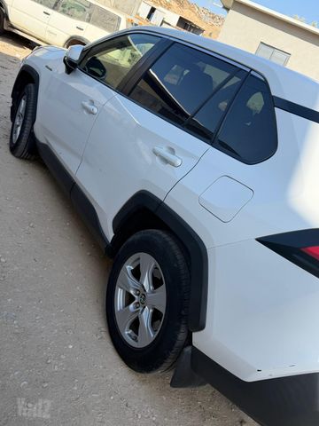 טויוטה RAV4