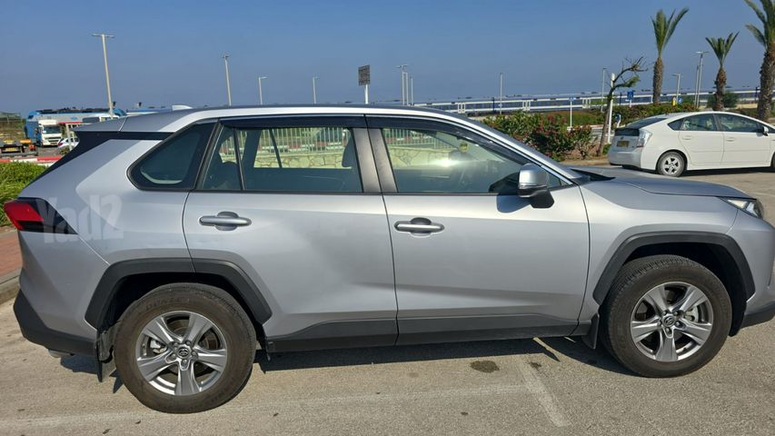 טויוטה RAV4