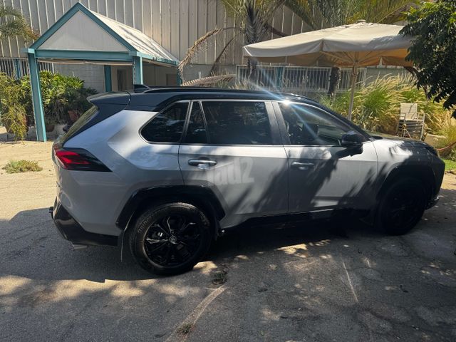 טויוטה RAV4