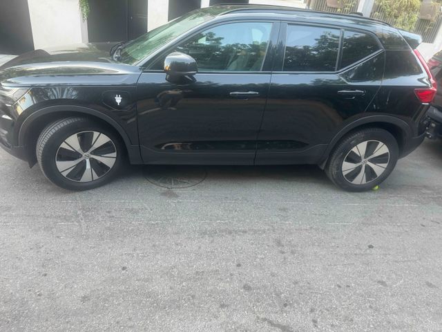 מודעת רכב וולוו XC40