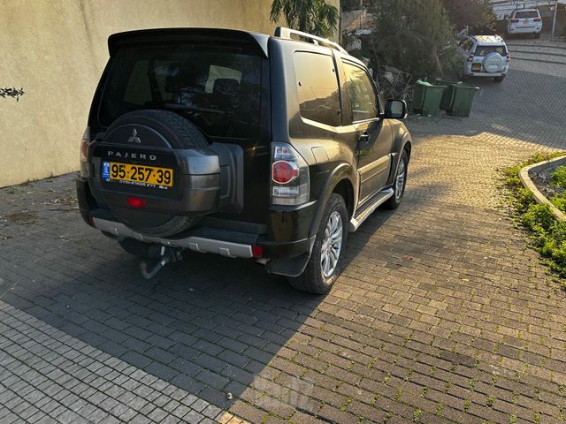 מיצובישי פג'רו