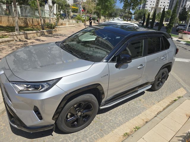 טויוטה RAV4