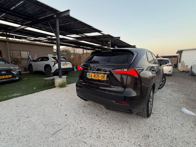 לקסוס NX