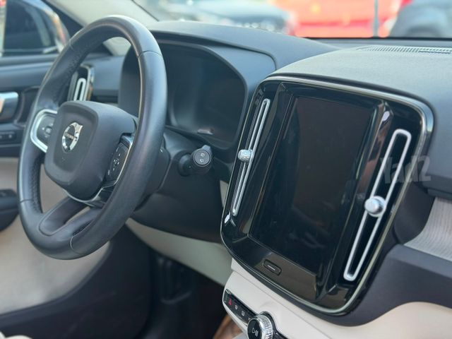 וולוו XC40