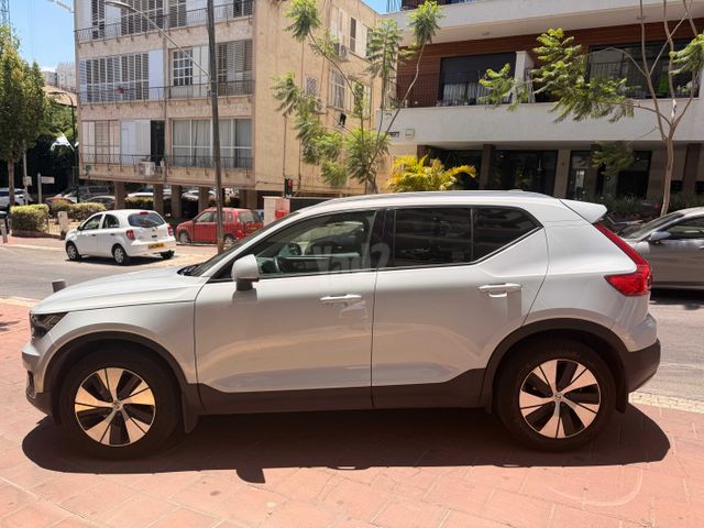 מודעת רכב וולוו XC40
