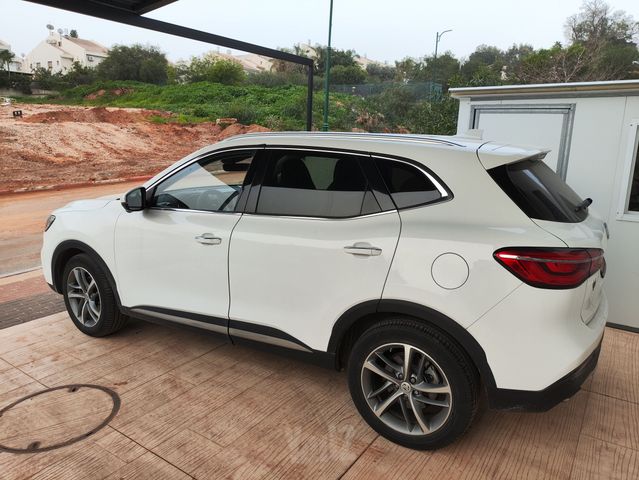 מודעת רכב אם ג'י EHS PHEV