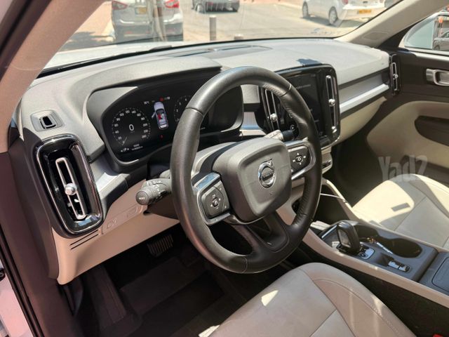 וולוו XC40