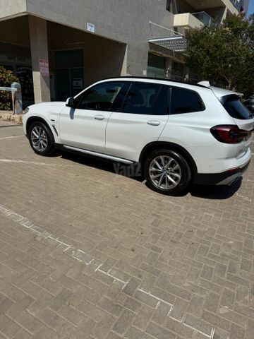 ב מ וו X3