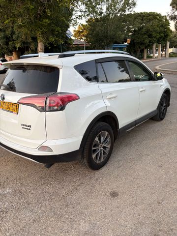 טויוטה RAV4