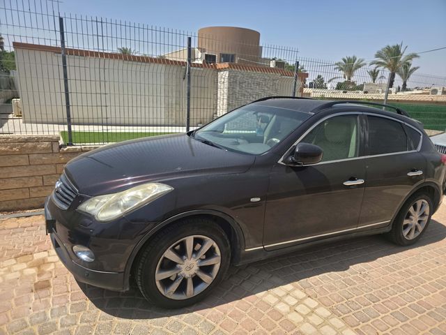 אינפיניטי EX37