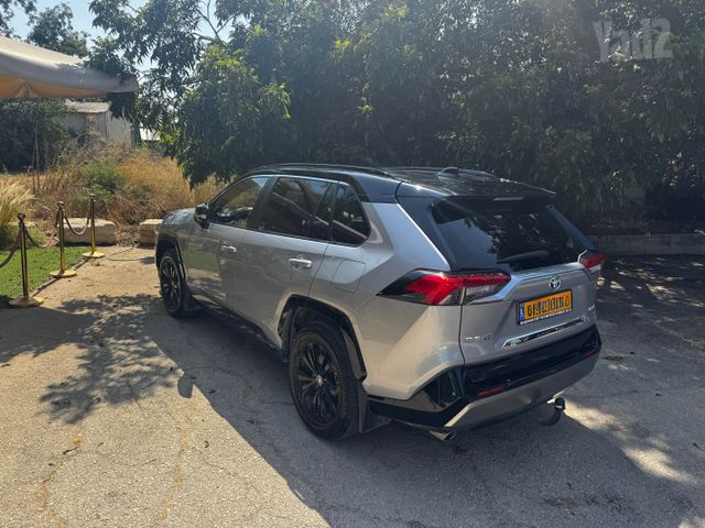 טויוטה RAV4