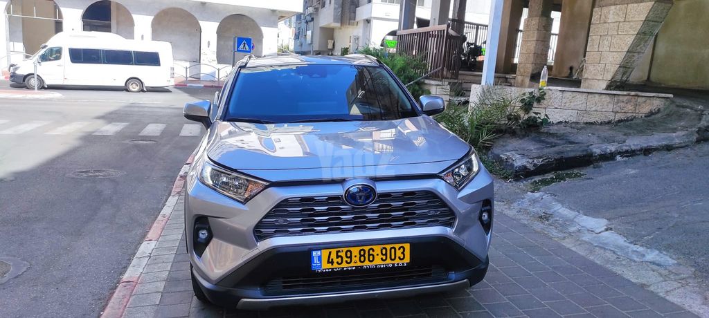 מודעת רכב טויוטה RAV4