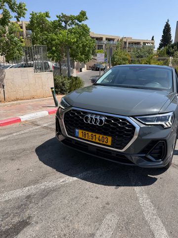 אאודי Q3
