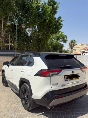 טויוטה RAV4