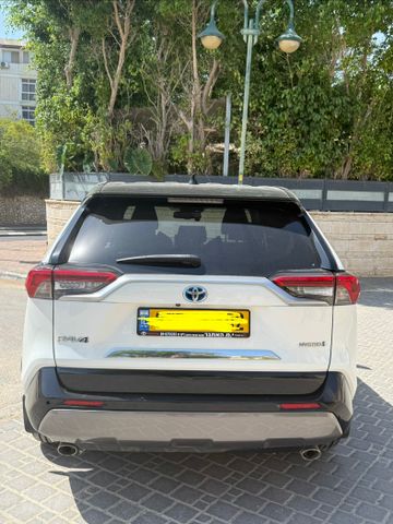 טויוטה RAV4