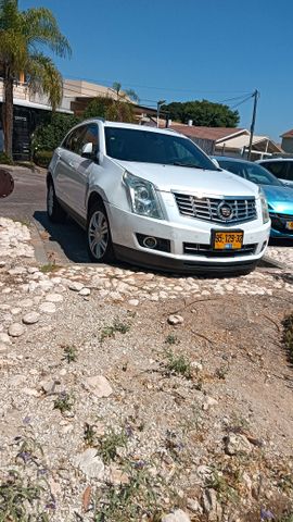 קאדילק SRX