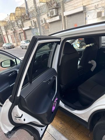 טויוטה RAV4