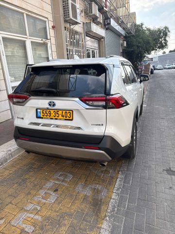 טויוטה RAV4