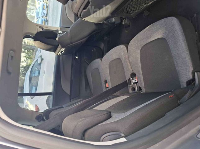 מודעת רכב סיטרואן C4 ספייסטורר
