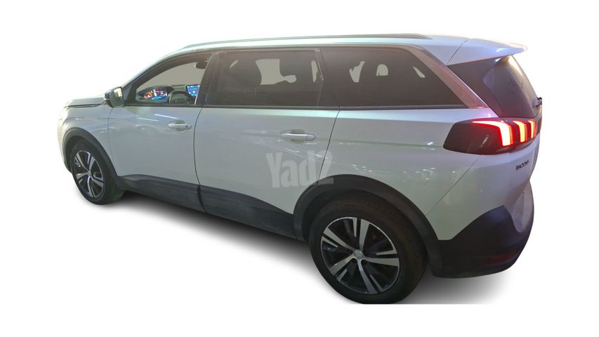 פיג'ו 5008
