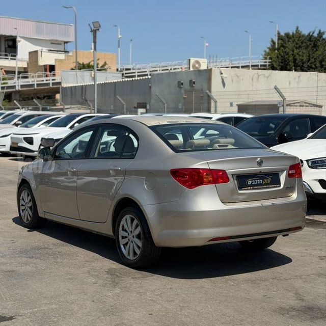 אם ג'י 350