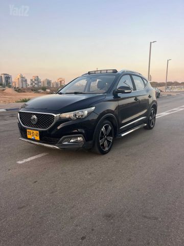 אם ג'י ZS
