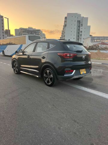 אם ג'י ZS