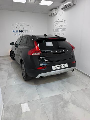 וולוו V40