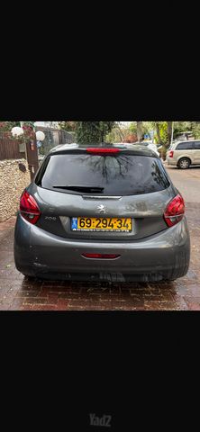 פיג'ו 208