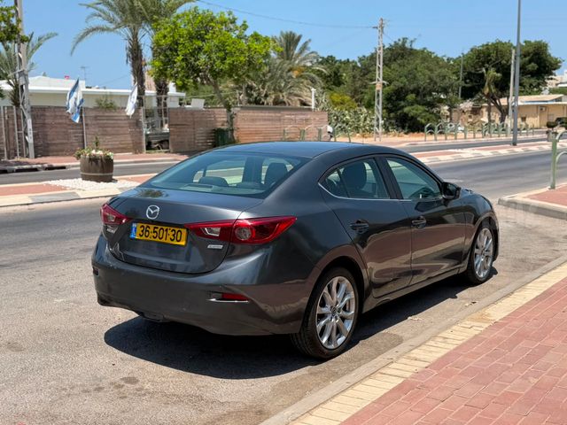 מאזדה 3