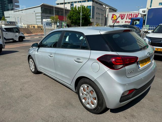 יונדאי i20