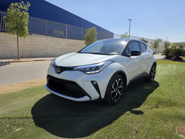 מודעת רכב טויוטה C-HR