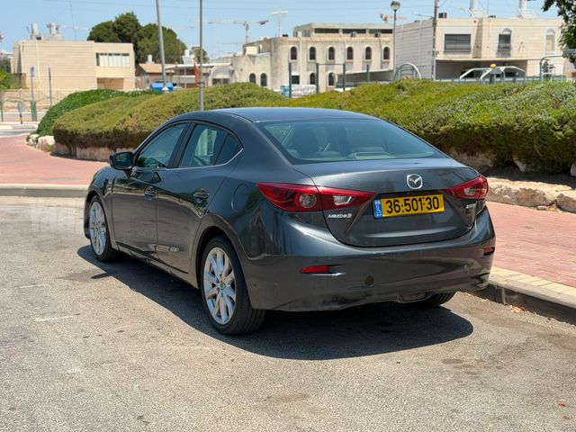 מאזדה 3