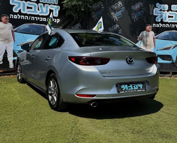 מאזדה 3