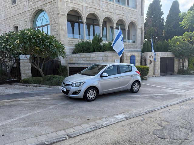 יונדאי i20